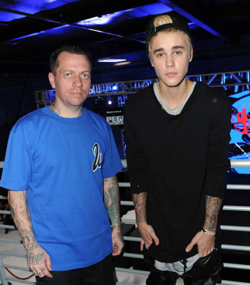 07.12 | Grande inauguração da sede da West Coast Customs em Burbank, Califórnia.
