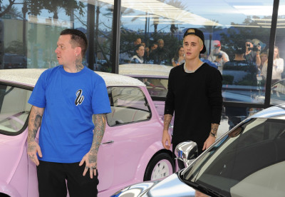 07.12 | Grande inauguração da sede da West Coast Customs em Burbank, Califórnia.