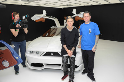 07.12 | Grande inauguração da sede da West Coast Customs em Burbank, Califórnia.
