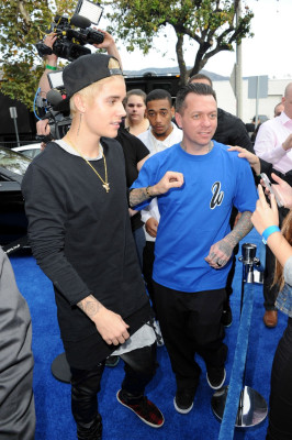 07.12 | Grande inauguração da sede da West Coast Customs em Burbank, Califórnia.