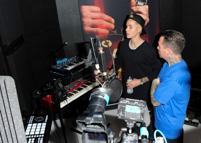 07.12 | Grande inauguração da sede da West Coast Customs em Burbank, Califórnia.