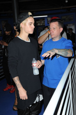 07.12 | Grande inauguração da sede da West Coast Customs em Burbank, Califórnia.