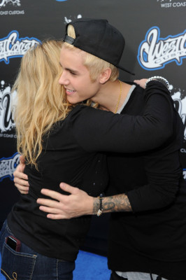 07.12 | Grande inauguração da sede da West Coast Customs em Burbank, Califórnia.