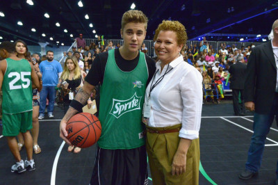 28.06 | BET Experience no L.A. LIVE — Jogo de Basquete das Celebridades da Sprite.