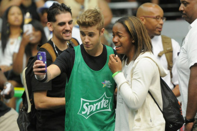 28.06 | BET Experience no L.A. LIVE — Jogo de Basquete das Celebridades da Sprite.