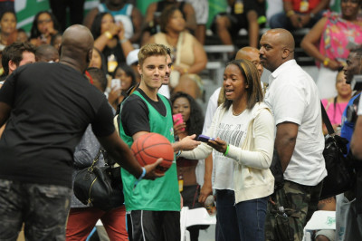 28.06 | BET Experience no L.A. LIVE — Jogo de Basquete das Celebridades da Sprite.