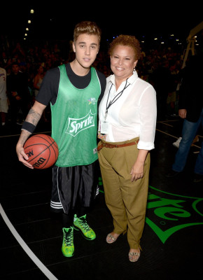28.06 | BET Experience no L.A. LIVE — Jogo de Basquete das Celebridades da Sprite.
