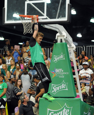 28.06 | BET Experience no L.A. LIVE — Jogo de Basquete das Celebridades da Sprite.