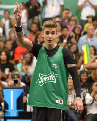 28.06 | BET Experience no L.A. LIVE — Jogo de Basquete das Celebridades da Sprite.