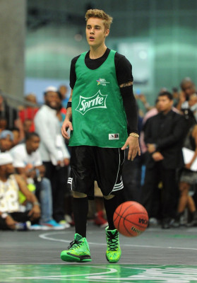 28.06 | BET Experience no L.A. LIVE — Jogo de Basquete das Celebridades da Sprite.