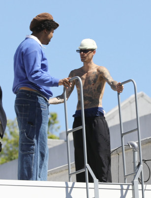 24.03 |  Com amigos em um rooftop de Los Angeles.