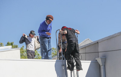 24.03 |  Com amigos em um rooftop de Los Angeles.