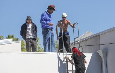 24.03 |  Com amigos em um rooftop de Los Angeles.