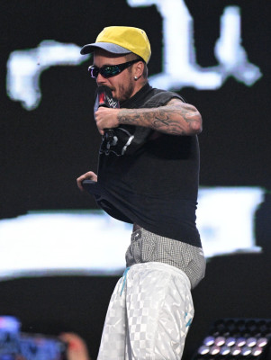 18.07 | Performando no 3º dia do Fanatics Fest NYC, em Nova York.