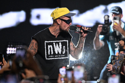 18.07 | Performando no 3º dia do Fanatics Fest NYC, em Nova York.