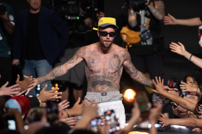 18.07 | Performando no 3º dia do Fanatics Fest NYC, em Nova York.