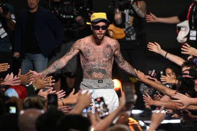 18.07 | Performando no 3º dia do Fanatics Fest NYC, em Nova York.