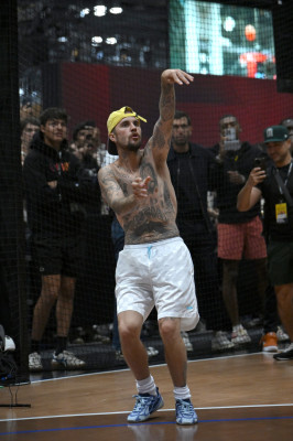 18.07 | Participando do 3º dia do Fanatics Fest, em Nova York.