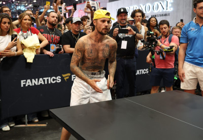 18.07 | Participando do 3º dia do Fanatics Fest, em Nova York.
