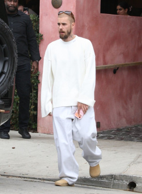 26.09 | Aparição em Los Angeles, Califórnia.