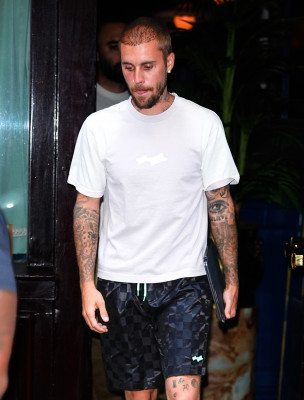 17.07 | Deixando o restaurante Carbone em Nova York, após encerrar seu evento pop-up da Skylrk.