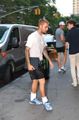 17.07 | Deixando o restaurante Carbone em Nova York, após encerrar seu evento pop-up da Skylrk.
