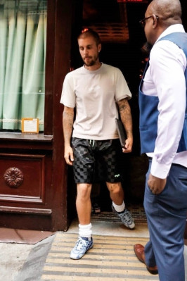 17.07 | Deixando o restaurante Carbone em Nova York, após encerrar seu evento pop-up da Skylrk.