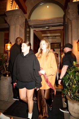 19.07 | Justin e Hailey Bieber Bieber chegando a after party exclusiva da SKYLRK após a final da Copa do Mundo FIFA 2026, realizada no The Twenty Two, em Nova York
