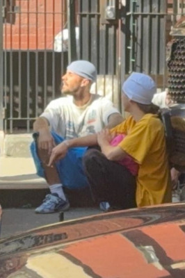 20.07 | Fotografado com Eddie Benjamin nas ruas de Nova York.