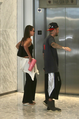 11.08 | Justin e Hailey Bieber foram vistos chegando juntos para uma sessão de Pilates em Los Angeles