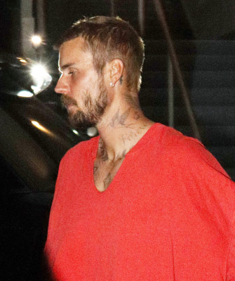 26.08 | Justin Bieber deixando a Igreja Churchome no Saban Theatre em Beverly Hills, Califórnia.