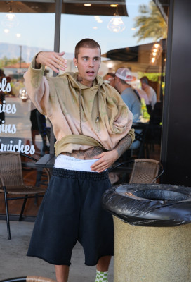 09.04 | Tomando café com amigos em Palm Springs.