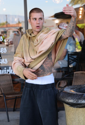 09.04 | Tomando café com amigos em Palm Springs.