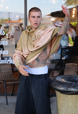 09.04 | Tomando café com amigos em Palm Springs.