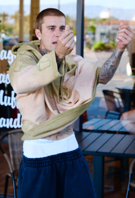 09.04 | Tomando café com amigos em Palm Springs.