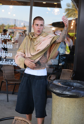09.04 | Tomando café com amigos em Palm Springs.