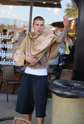 09.04 | Tomando café com amigos em Palm Springs.