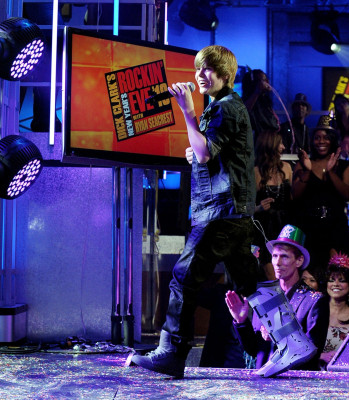 31.12 | A Festa de Ano Novo de Dick Clark com Ryan Seacrest