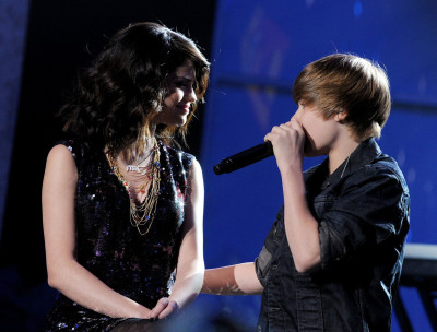 31.12 | A Festa de Ano Novo de Dick Clark com Ryan Seacrest