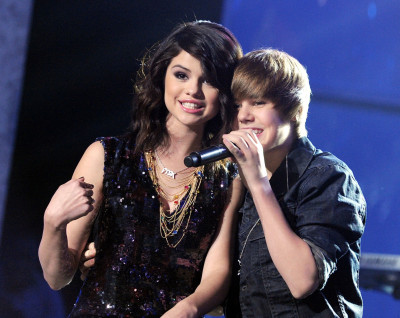 31.12 | A Festa de Ano Novo de Dick Clark com Ryan Seacrest