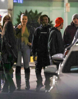 06.01 | Curtindo a noite com amigos no Wally’s em Los Angeles