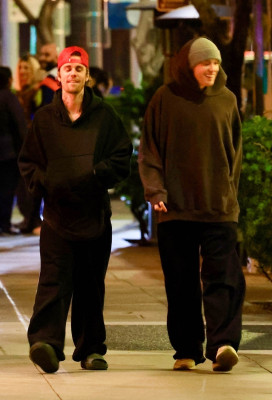 06.01 | Curtindo a noite com amigos no Wally’s em Los Angeles