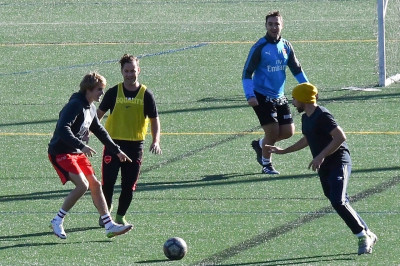 21.12 | Jogando futebol na University of California em Los Angeles, CA.