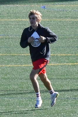 21.12 | Jogando futebol na University of California em Los Angeles, CA.