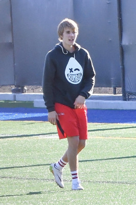 21.12 | Jogando futebol na University of California em Los Angeles, CA.