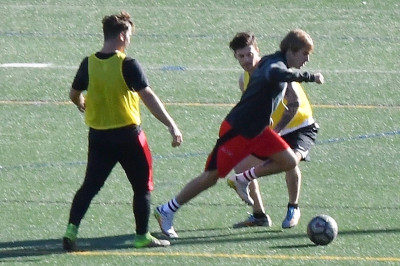 21.12 | Jogando futebol na University of California em Los Angeles, CA.