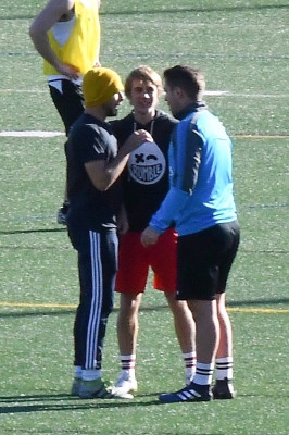 21.12 | Jogando futebol na University of California em Los Angeles, CA.