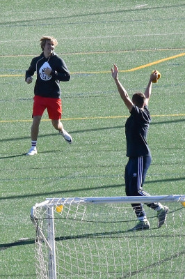 21.12 | Jogando futebol na University of California em Los Angeles, CA.