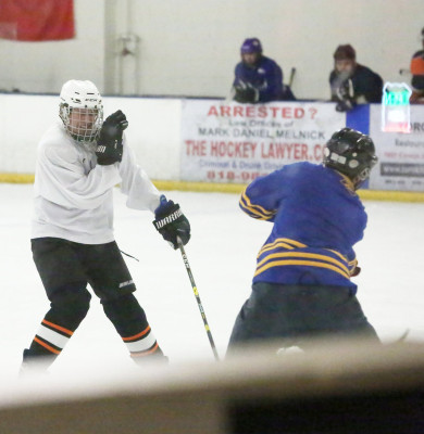 18.12 | Justin Bieber no Los Angeles Kings Valley Ice Center em Panorama City, CA.