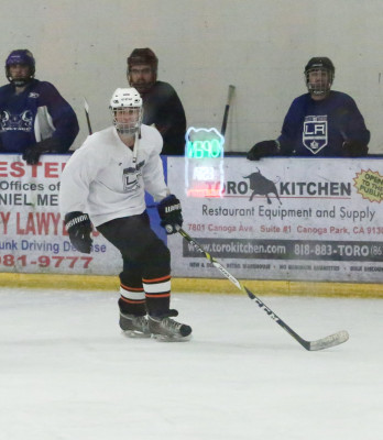 18.12 | Justin Bieber no Los Angeles Kings Valley Ice Center em Panorama City, CA.